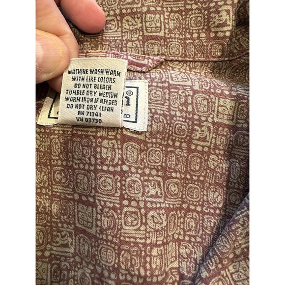 LL Bean Shirt Mens Large Burgundy Tiki Hawaiian Tribal Island Button Up S/S - Picture 4 of 4